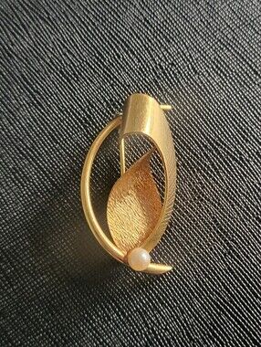 12k Gold Filled Pearl Brooch